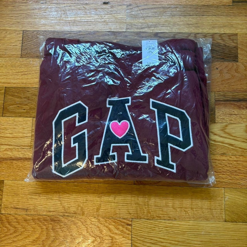 Gap burgundy sweatshirt with pink heart, Size: kidsXXL